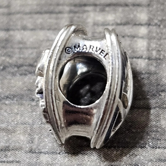 Authentic Marvel Guardians of the Galaxy Rocket Raccoon & Groot Emblem Charm - Picture 5 of 5